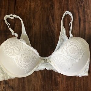 32C White with lacy details Front Clasp aerie Bra